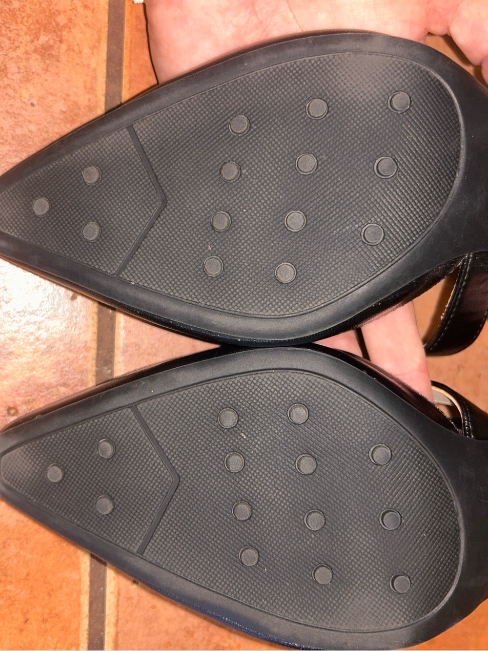 Comfortable Black 8.5 Pointed Toe Criss-Cross Strap Heels (Excellent Condition) - Picture 13 of 13